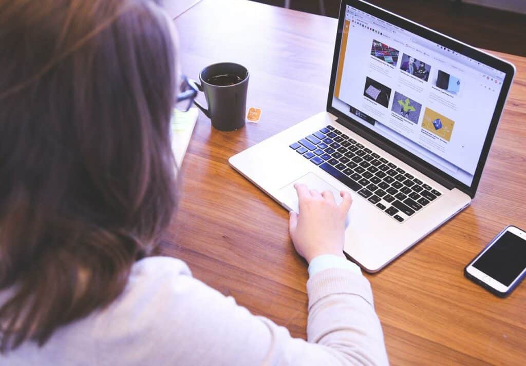 Woman researching mastalgia